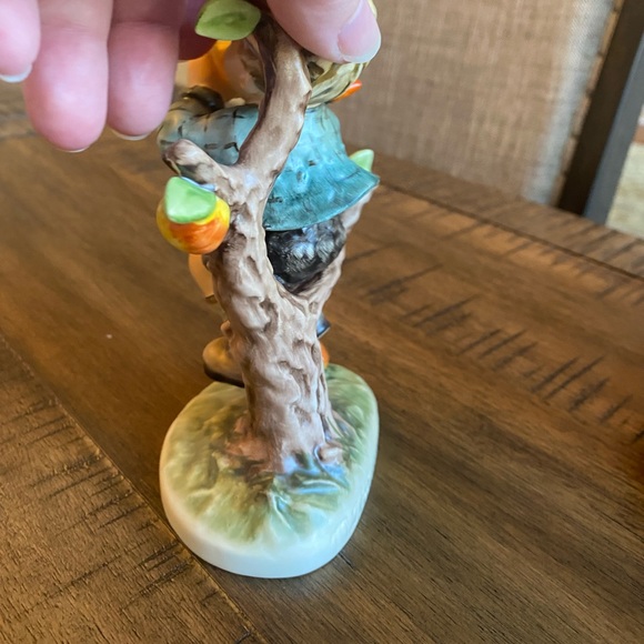 An Apple A Day Hummel - Picture 3 of 5